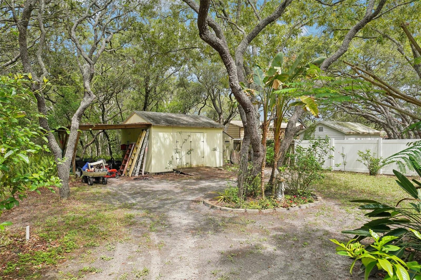 Image 53 of 89 For 18633 Oak Way Drive