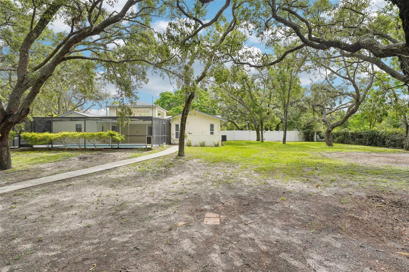 Image 54 of 89 For 18633 Oak Way Drive