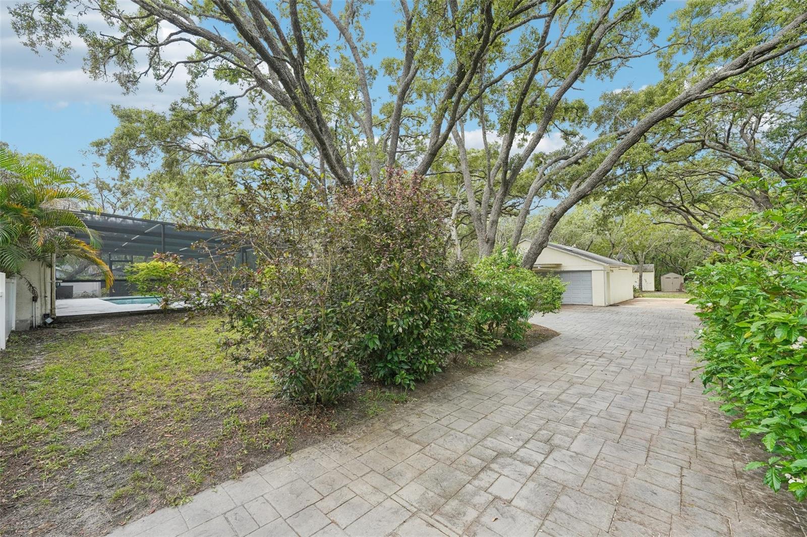 Image 57 of 89 For 18633 Oak Way Drive
