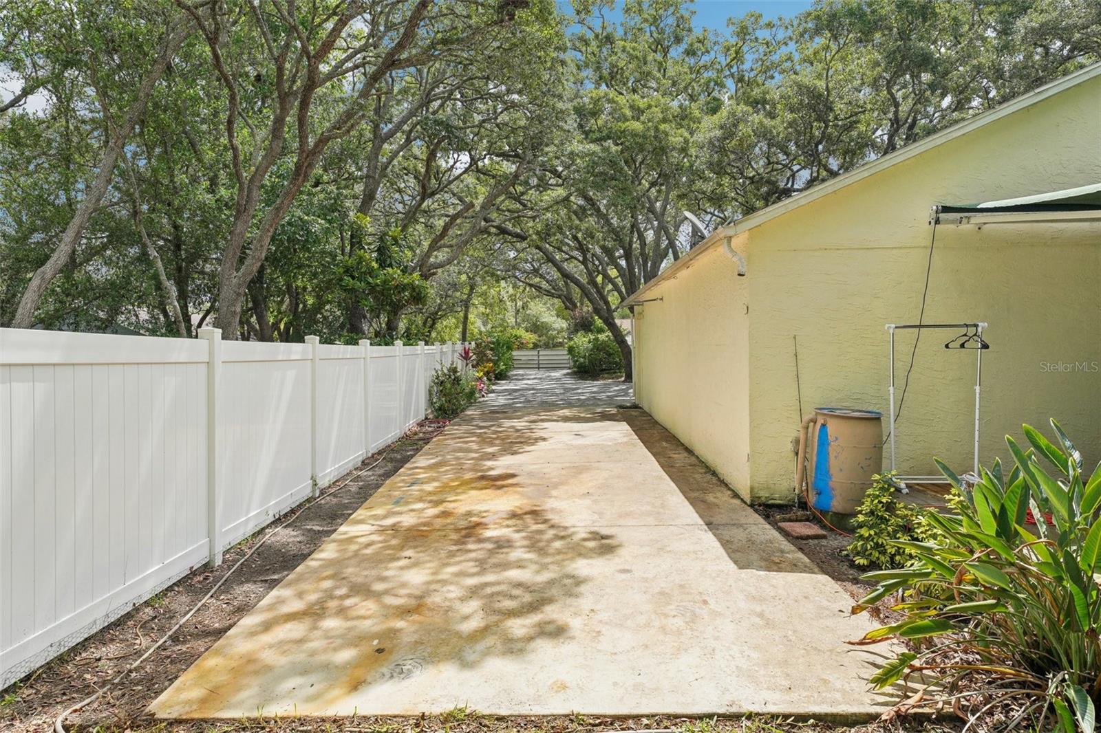 Image 87 of 89 For 18633 Oak Way Drive