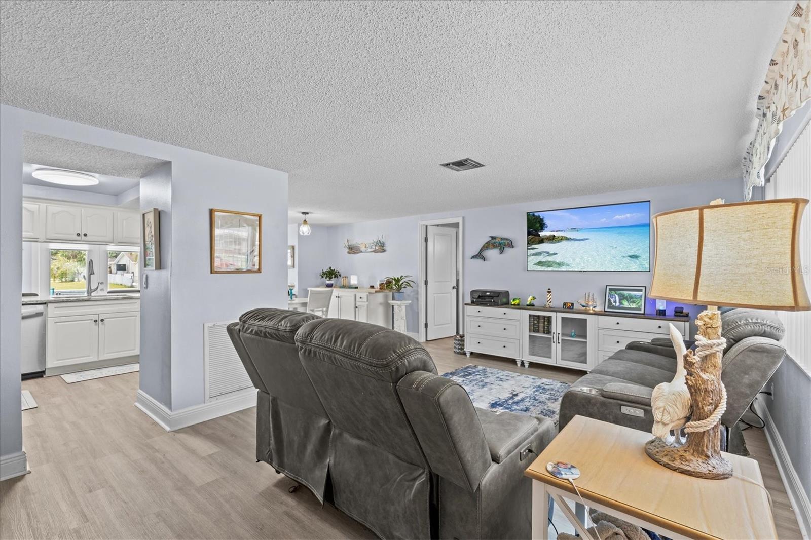Image 11 of 53 For 7626 Hatteras Drive