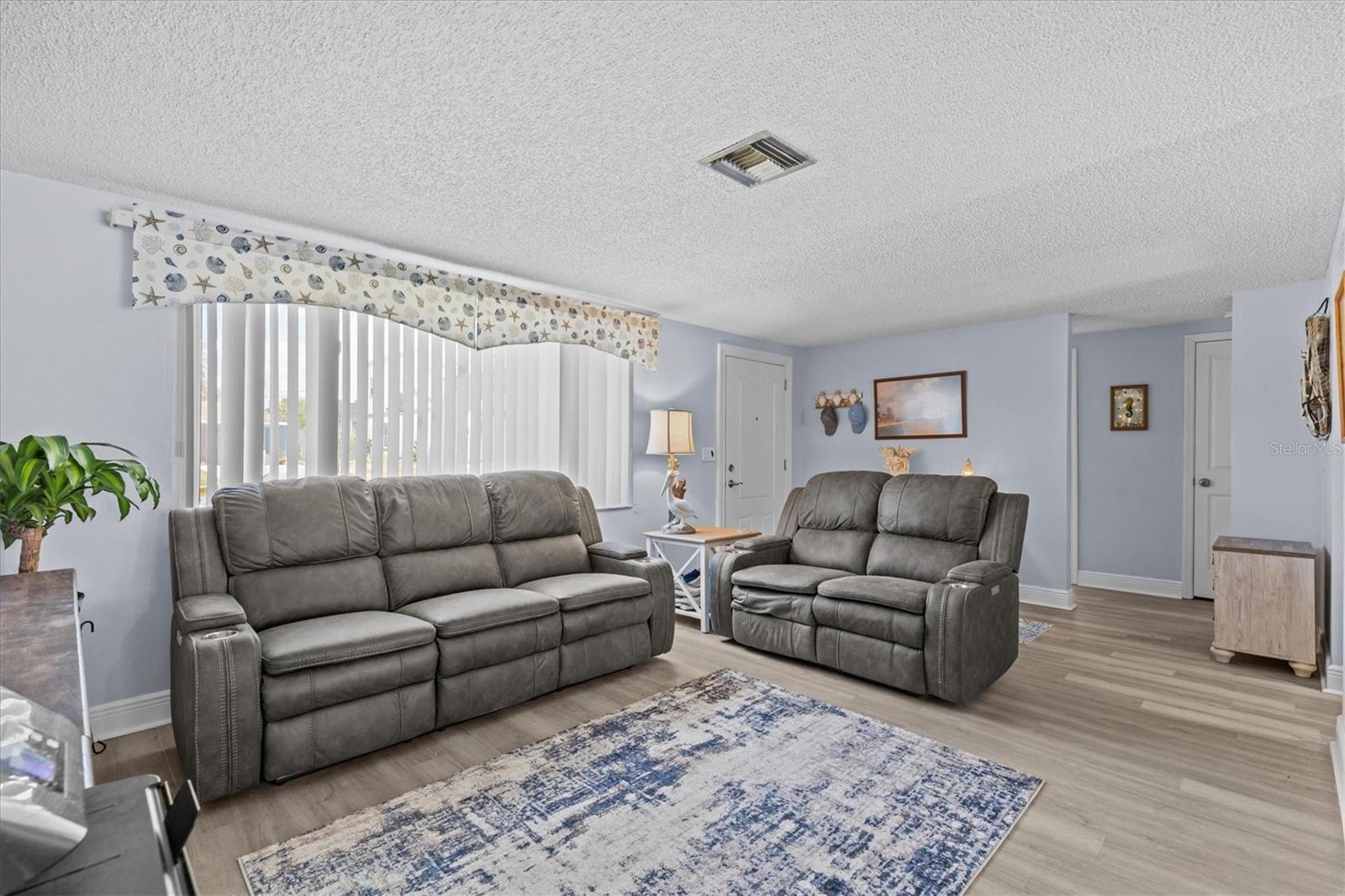 Image 12 of 53 For 7626 Hatteras Drive