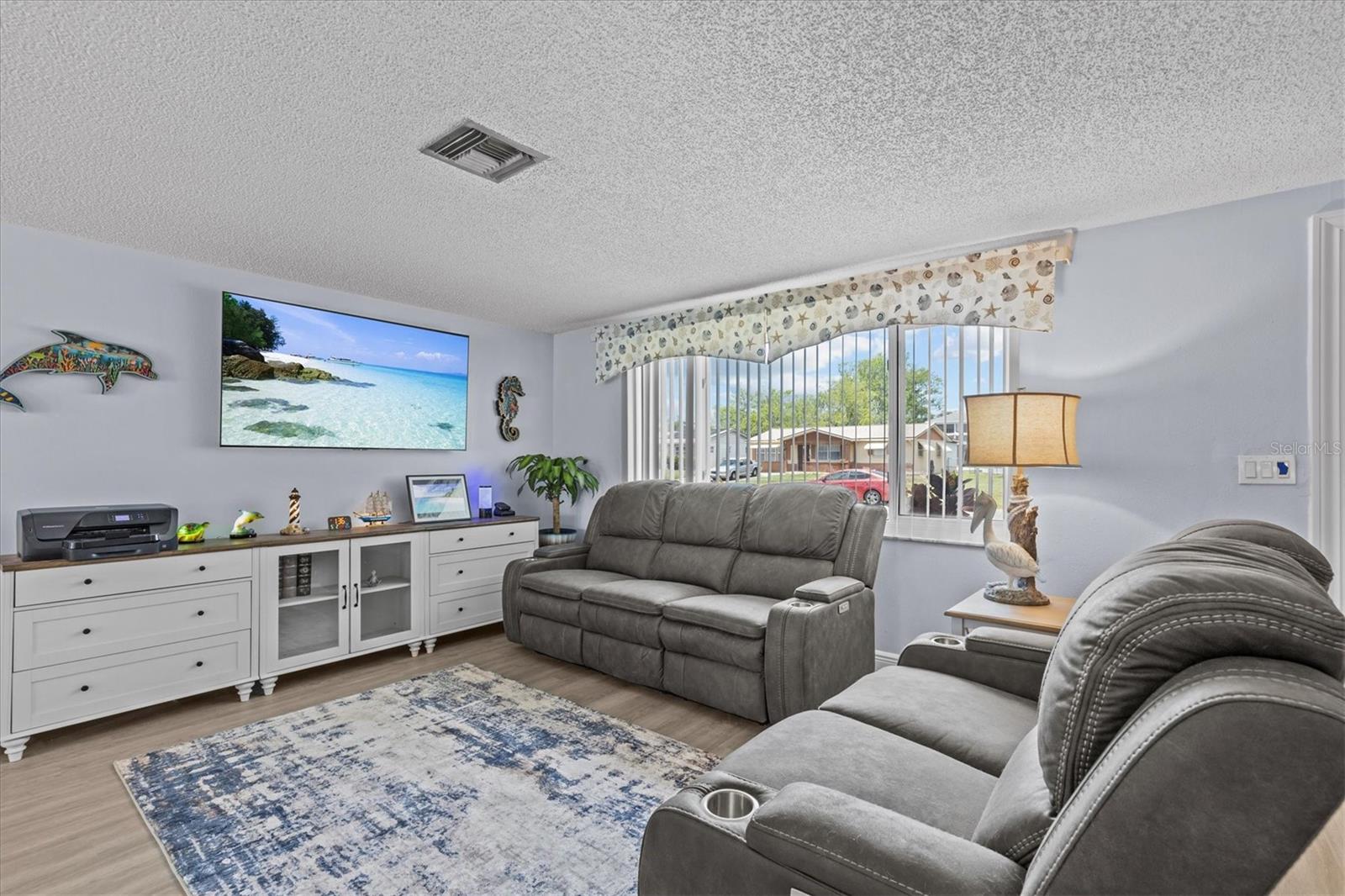 Image 13 of 53 For 7626 Hatteras Drive