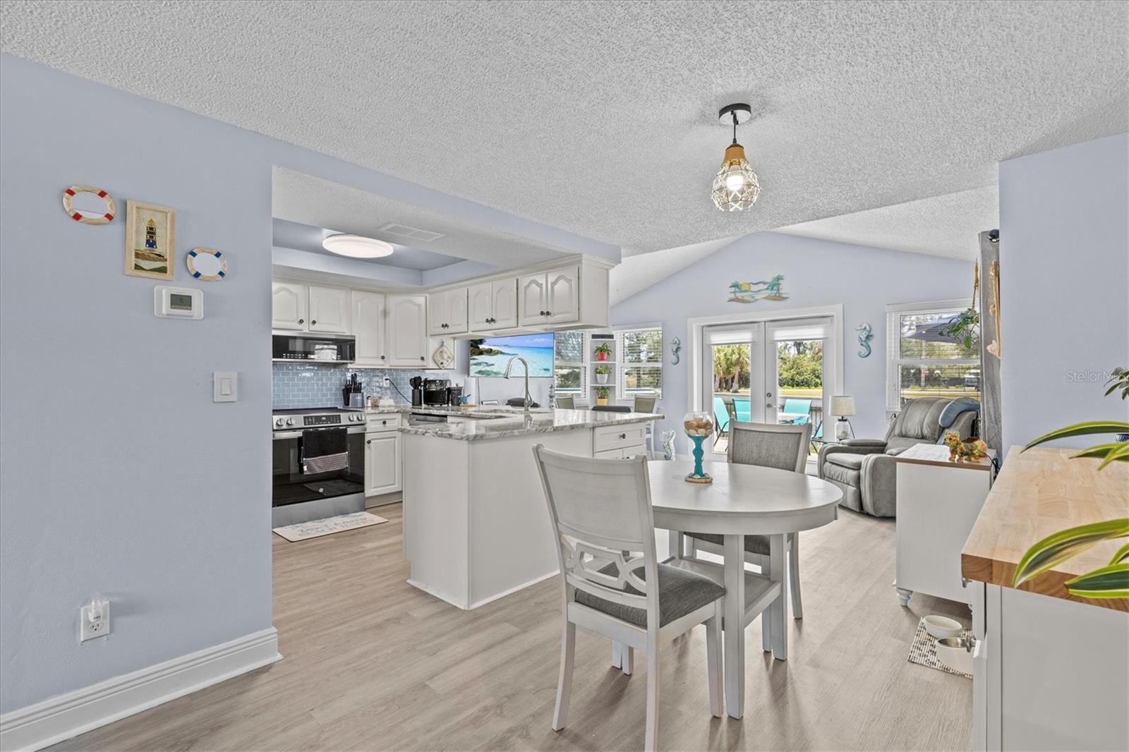 Image 14 of 53 For 7626 Hatteras Drive