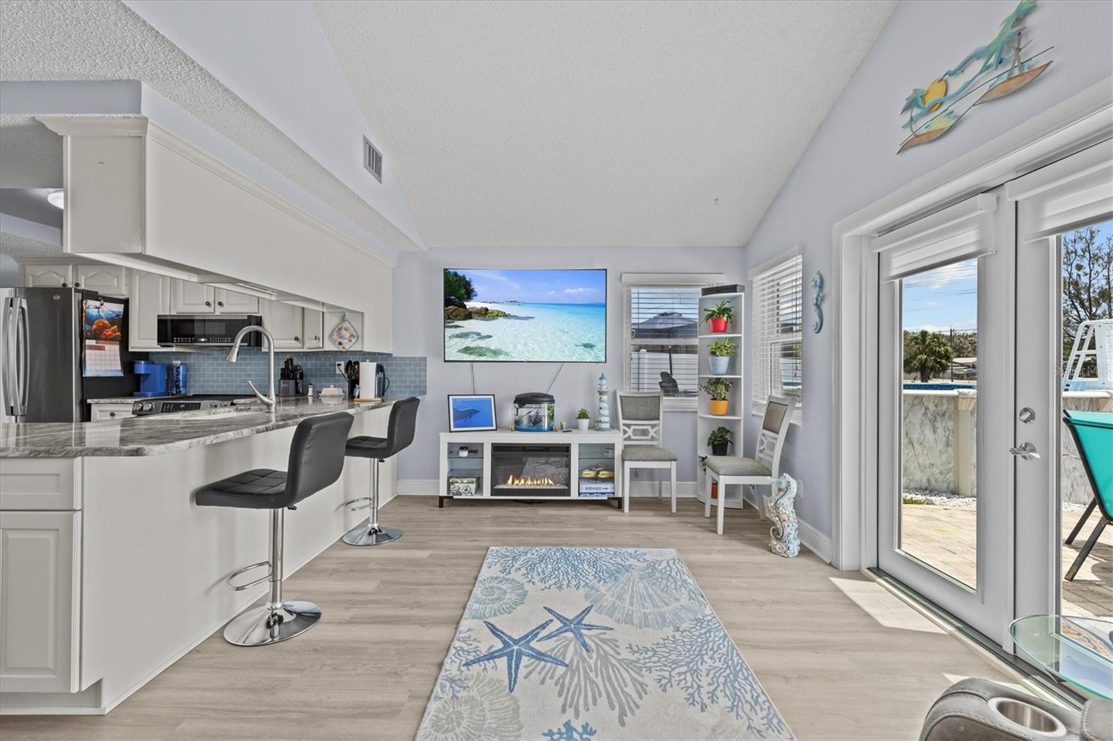 Image 18 of 53 For 7626 Hatteras Drive