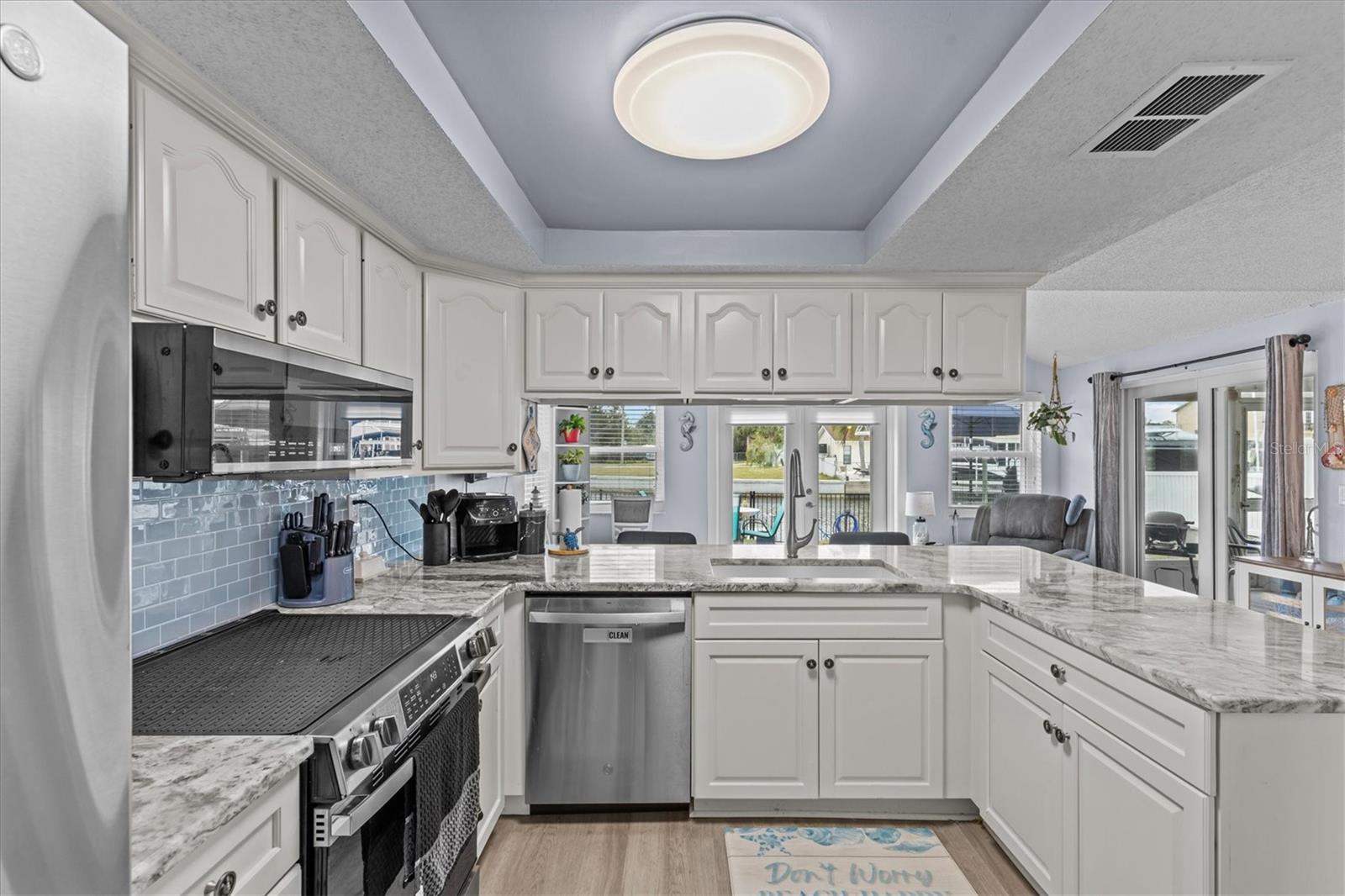 Image 21 of 53 For 7626 Hatteras Drive