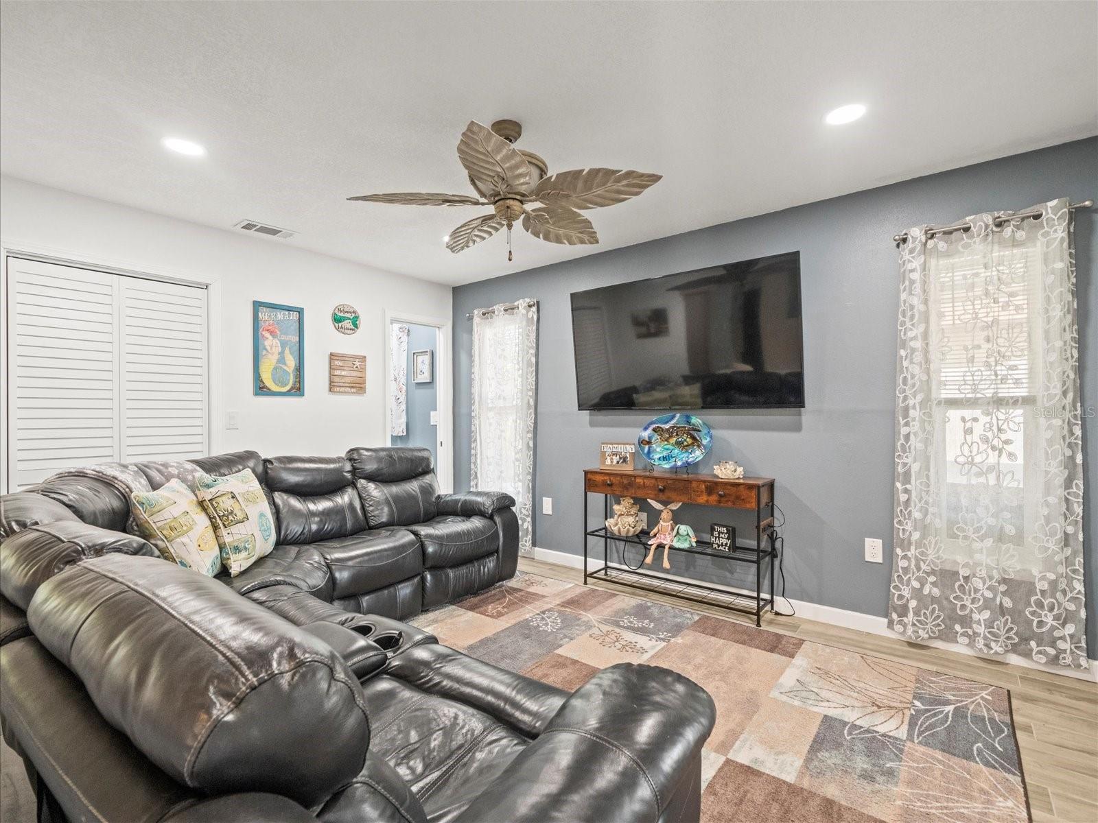 Image 29 of 78 For 4128 Camelia Drive