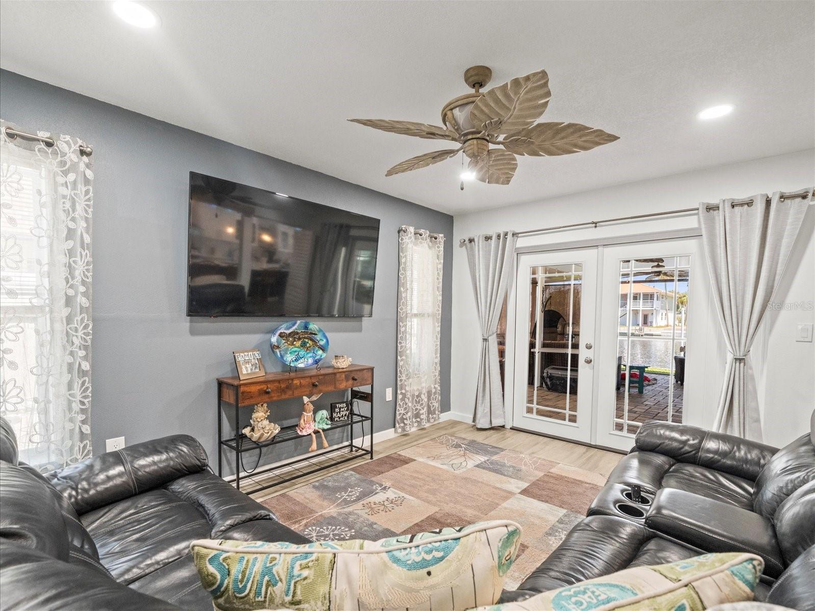 Image 32 of 78 For 4128 Camelia Drive