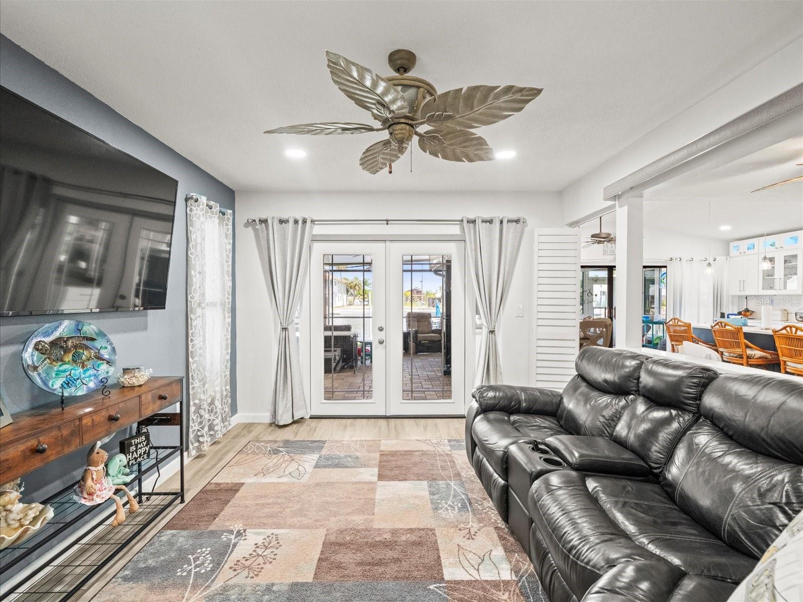 Image 33 of 78 For 4128 Camelia Drive