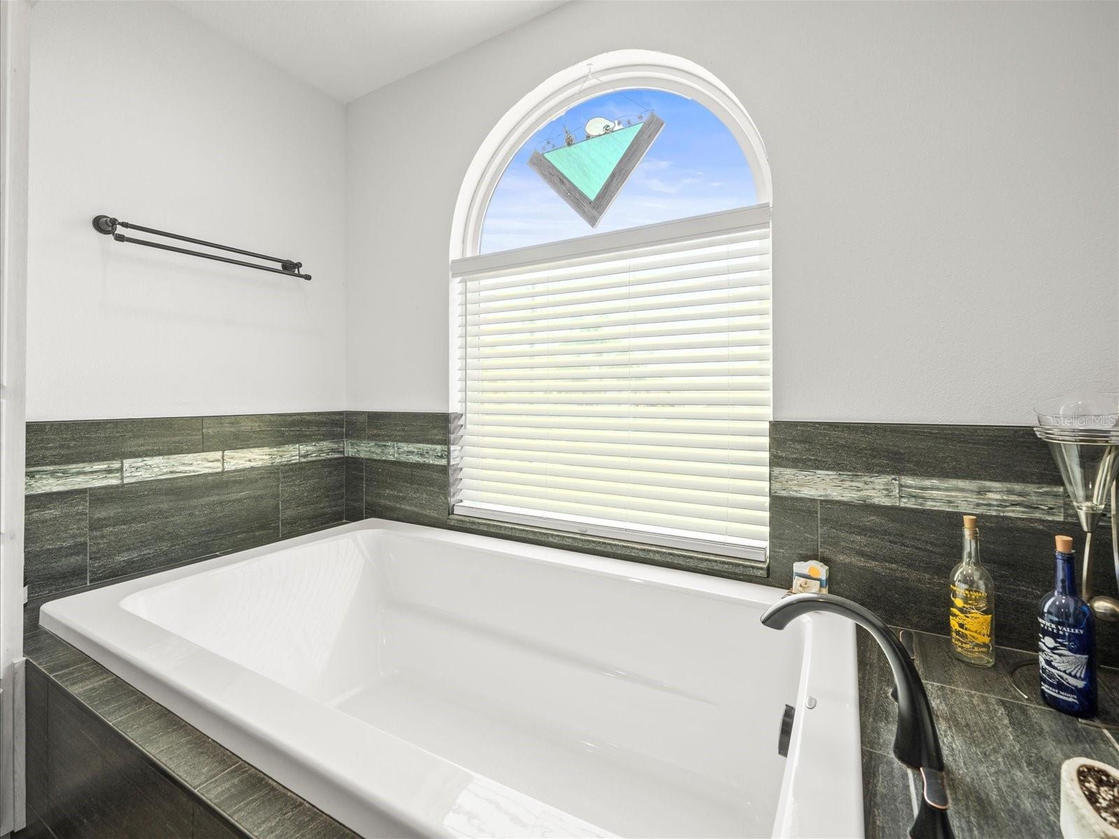 Image 44 of 78 For 4128 Camelia Drive