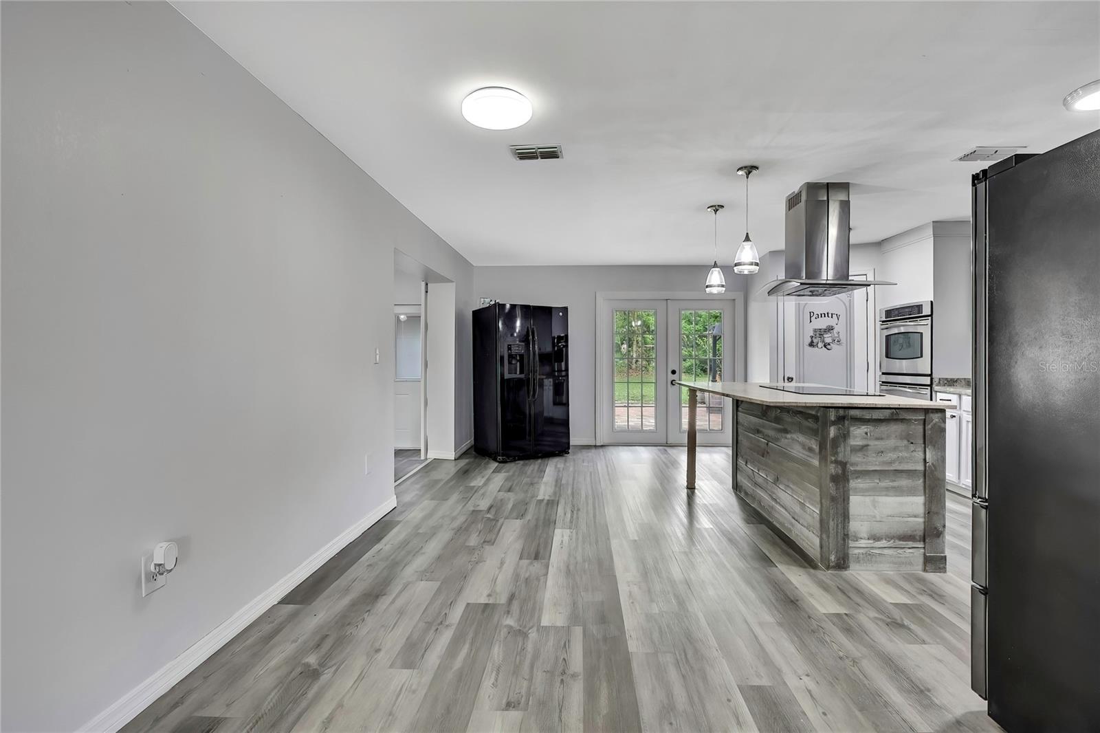 Image 6 of 35 For 5113 Cedar Lane
