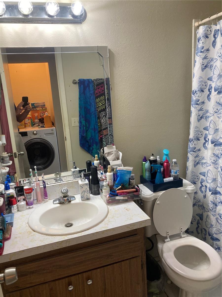 Listing photo id 14 for 2850 Westmoreland Court