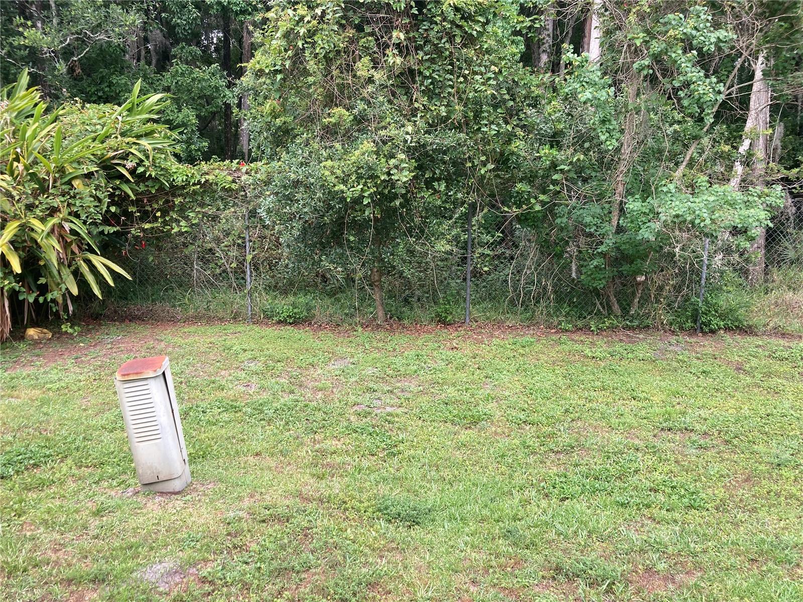 Listing photo id 4 for 2850 Westmoreland Court