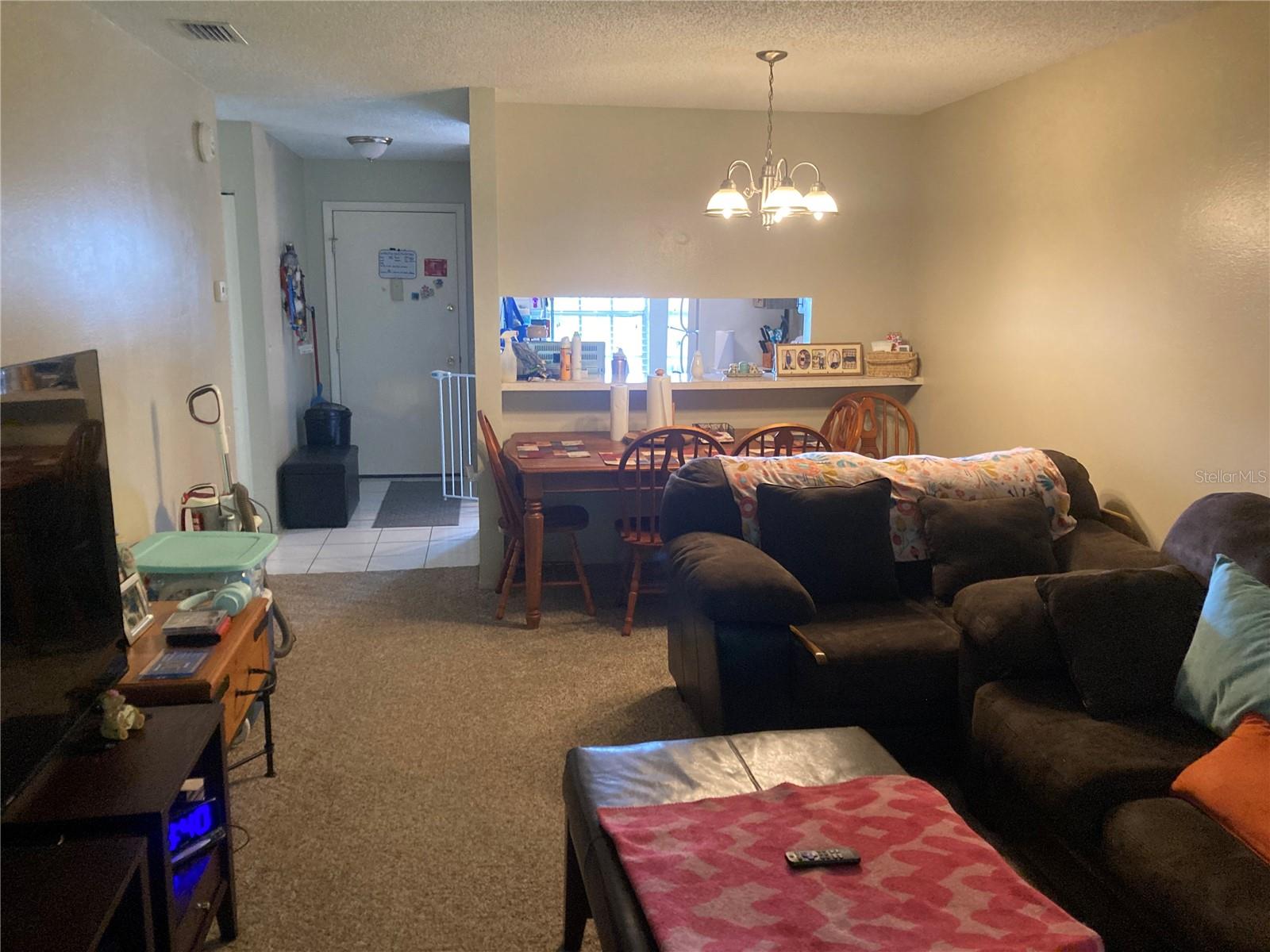 Listing photo id 6 for 2850 Westmoreland Court