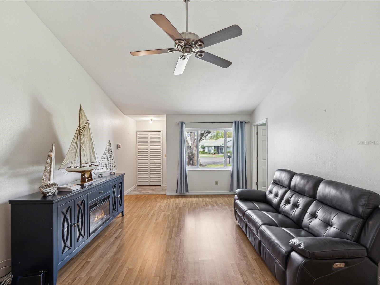 Image 5 of 65 For 11512 Yellow Birch Court