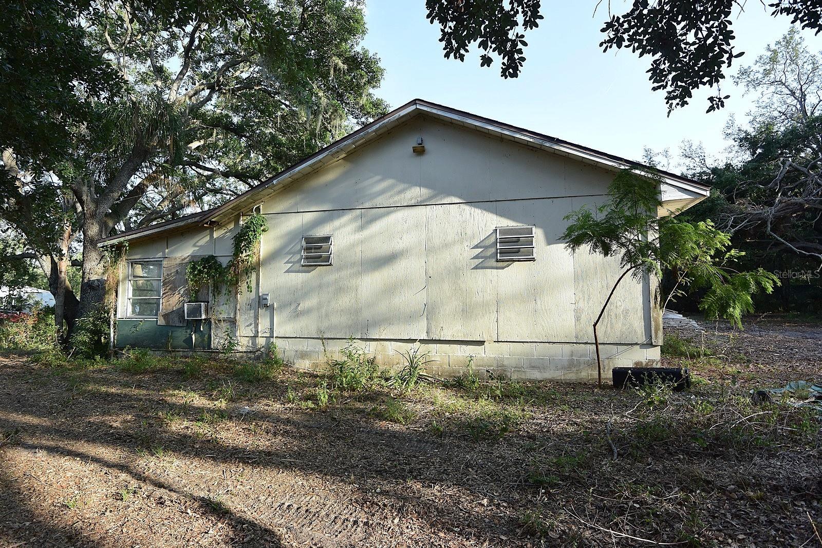 Image 13 of 53 For 7610 Anna Avenue