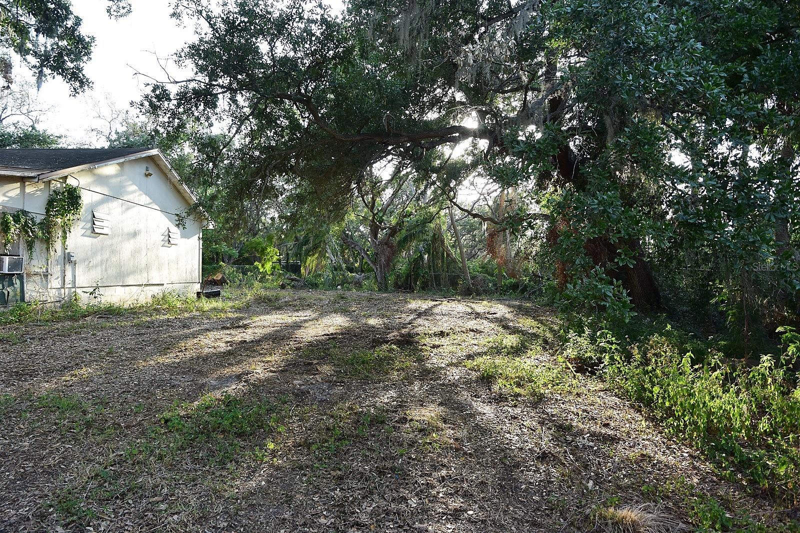 Image 15 of 53 For 7610 Anna Avenue