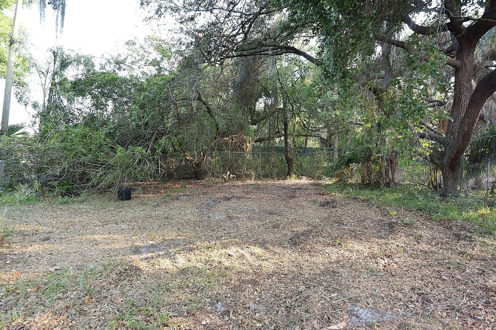 Image 21 of 53 For 7610 Anna Avenue