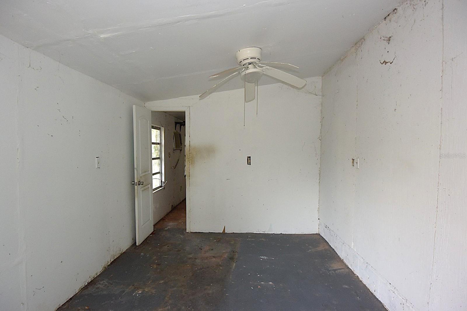 Image 34 of 53 For 7610 Anna Avenue