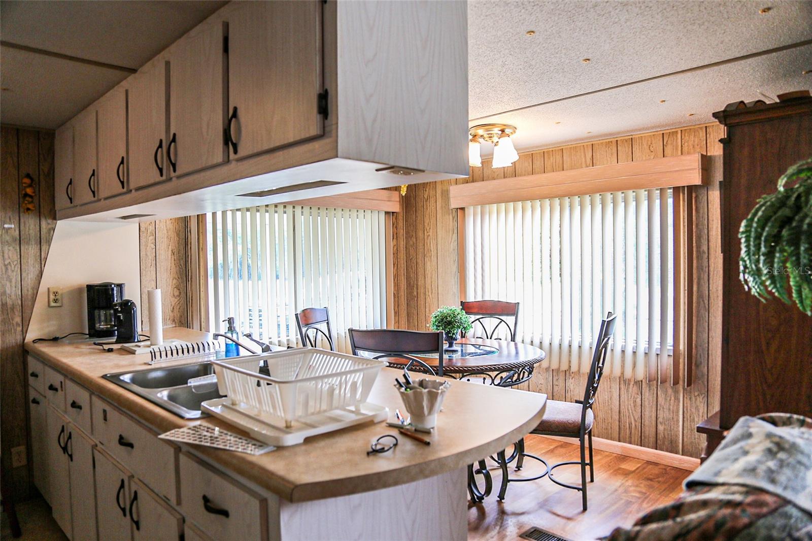 Image 7 of 20 For 29257 Glenwood Street