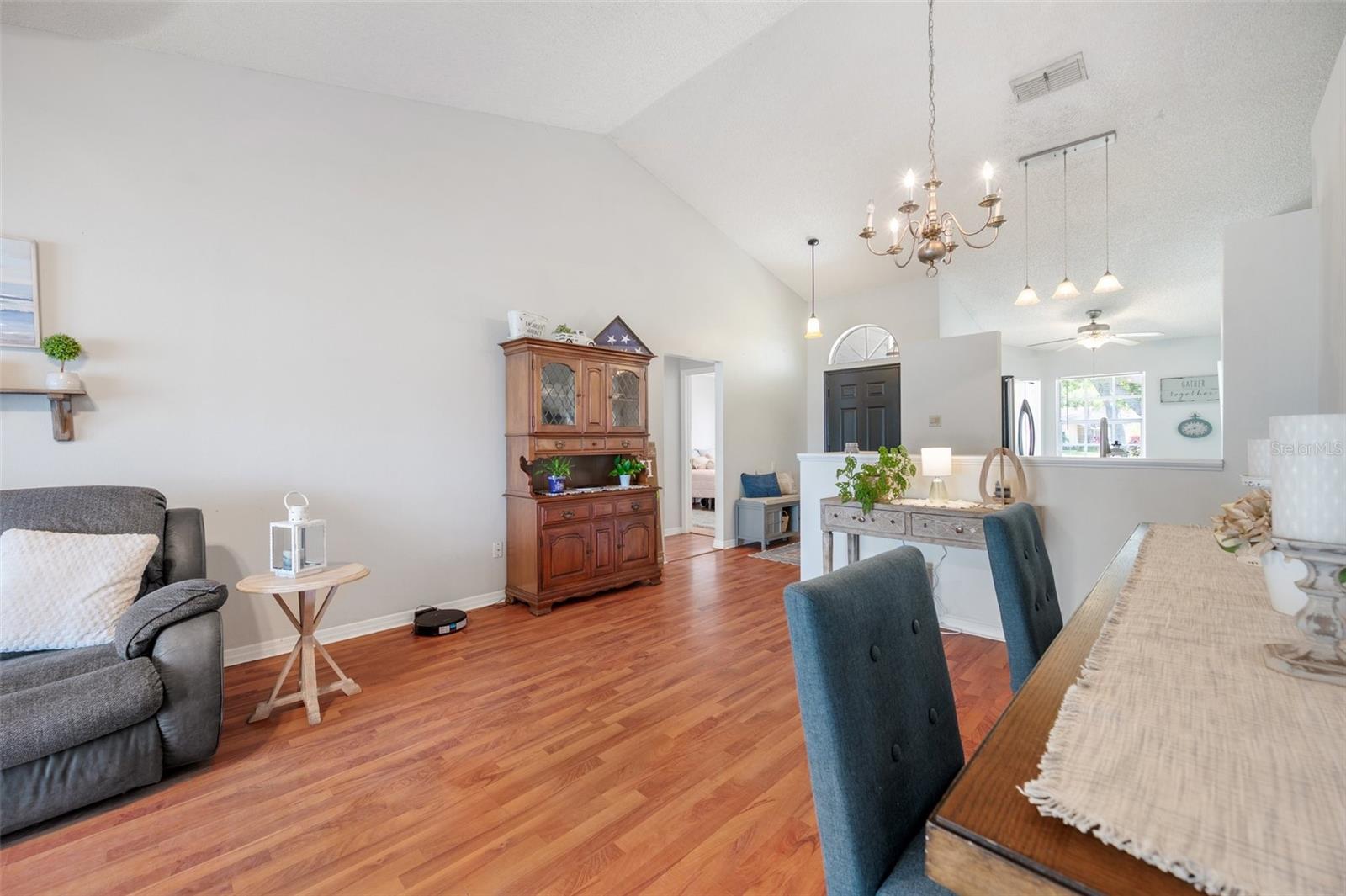 Image 19 of 63 For 1486 Loman Court