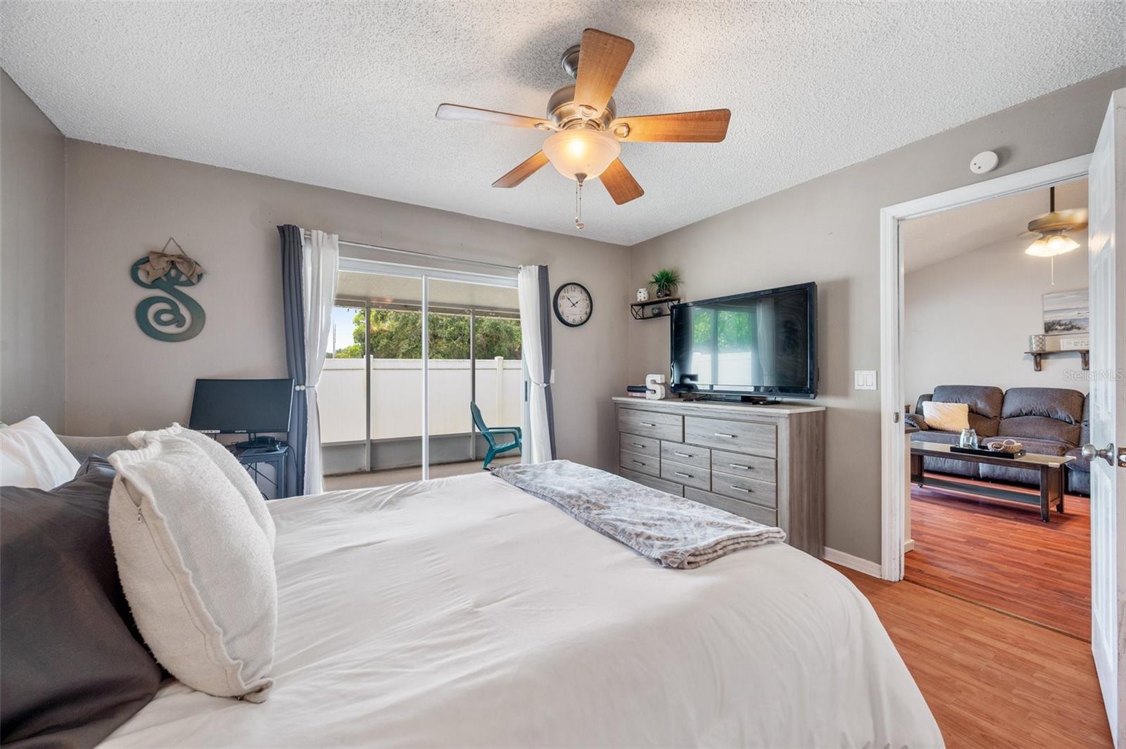 Image 28 of 63 For 1486 Loman Court