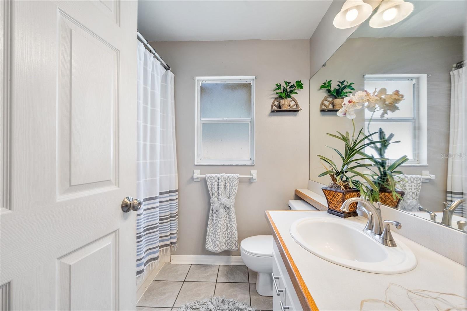 Image 39 of 63 For 1486 Loman Court