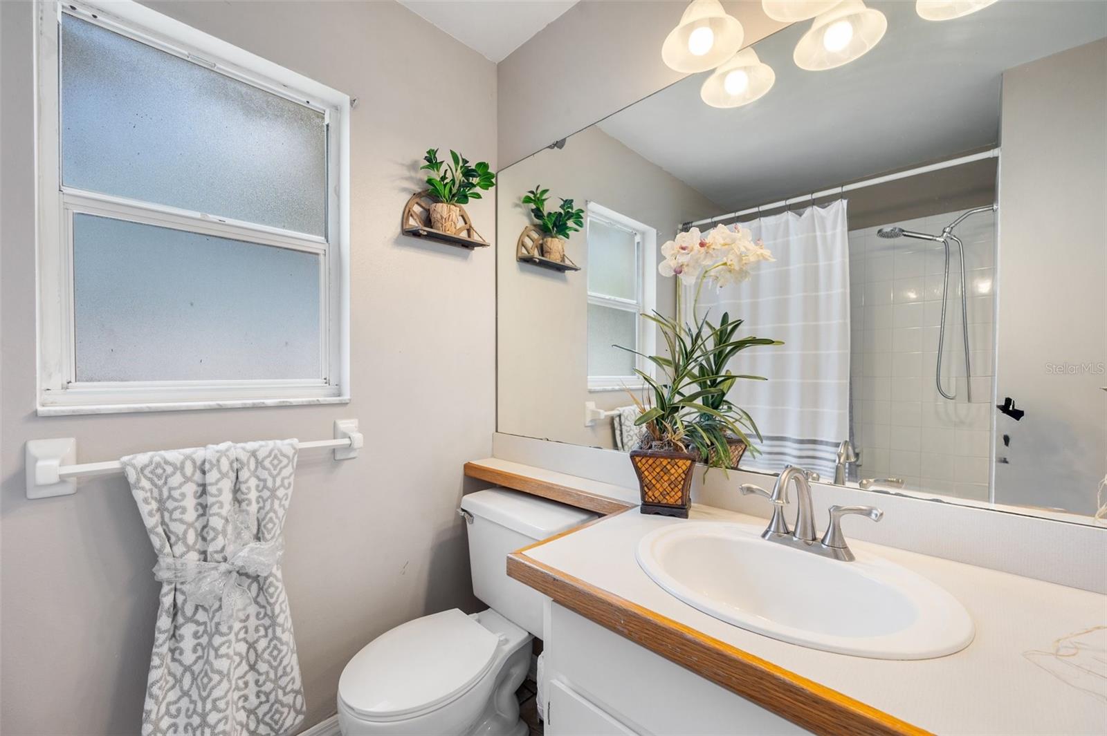 Image 40 of 63 For 1486 Loman Court