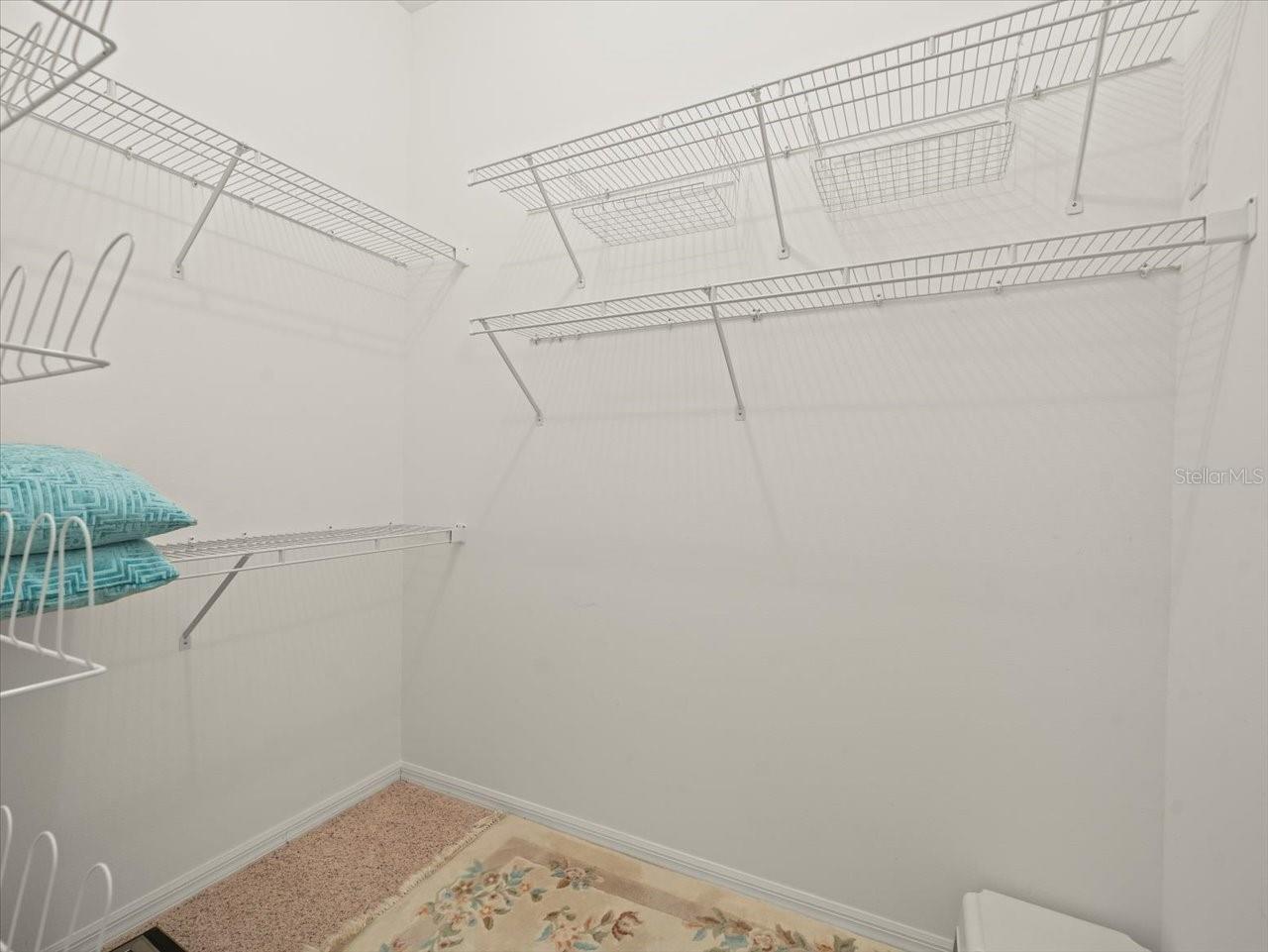 Listing photo id 17 for 9216 Tarleton Circle