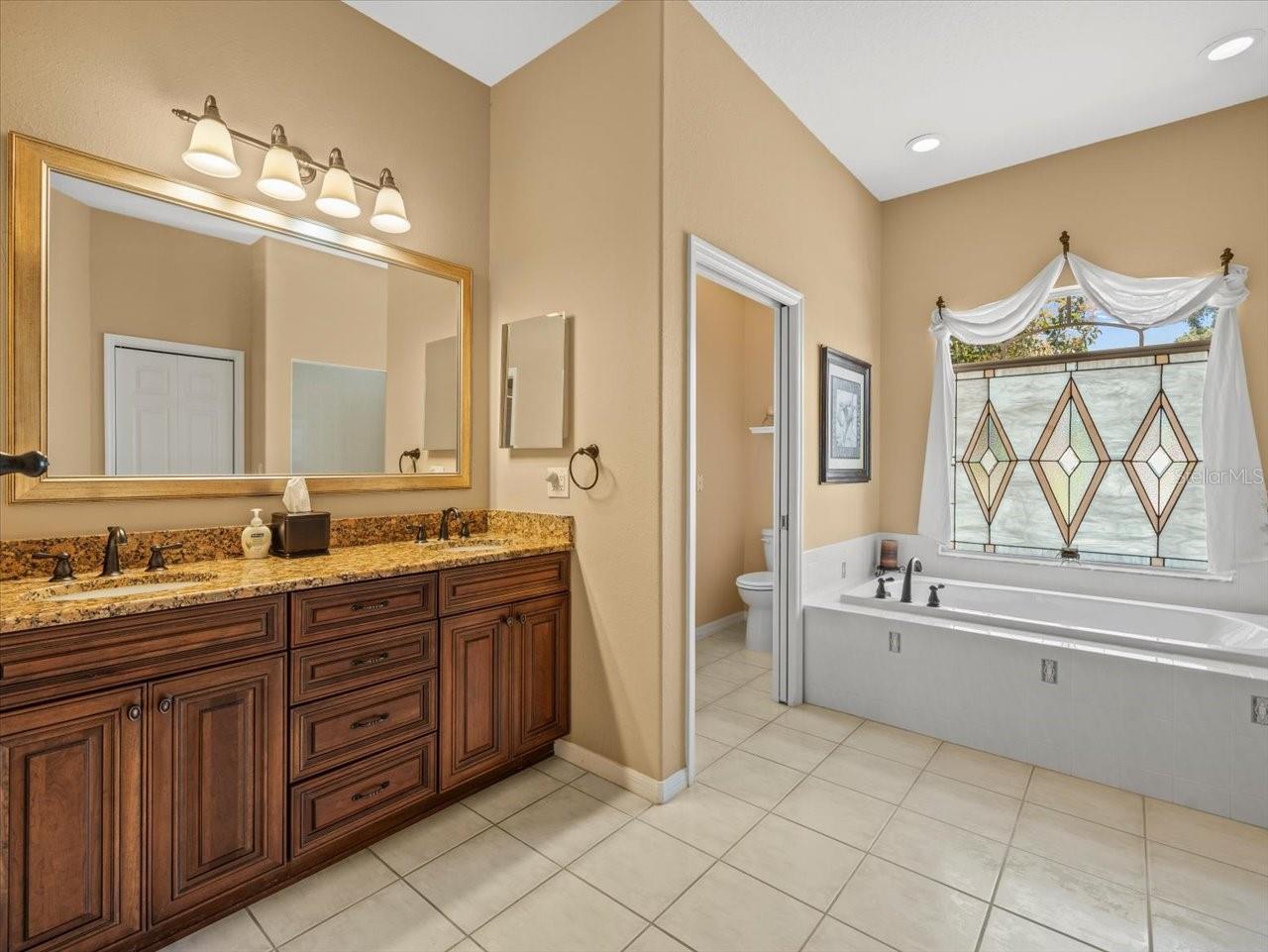 Listing photo id 18 for 9216 Tarleton Circle