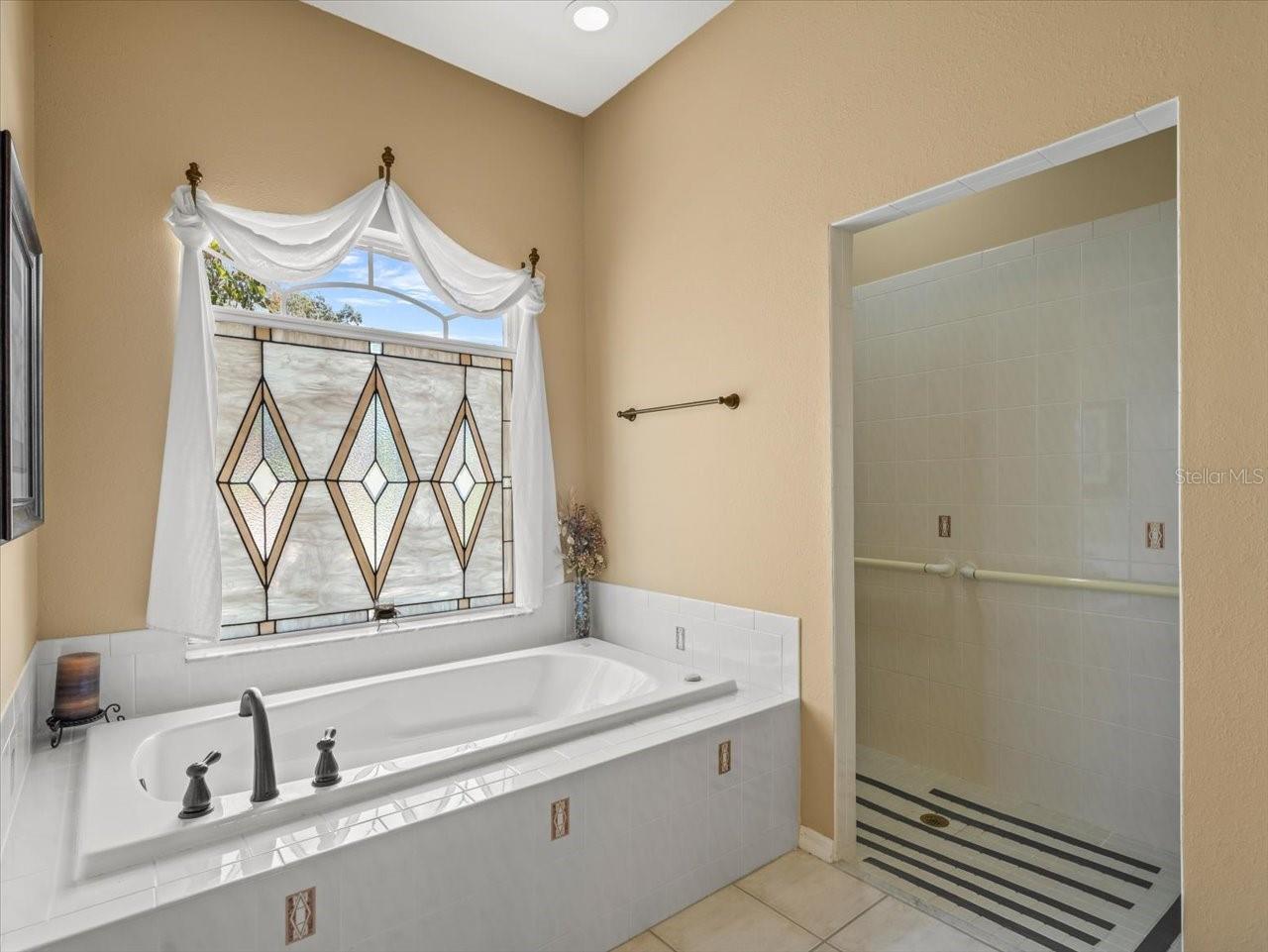 Listing photo id 19 for 9216 Tarleton Circle