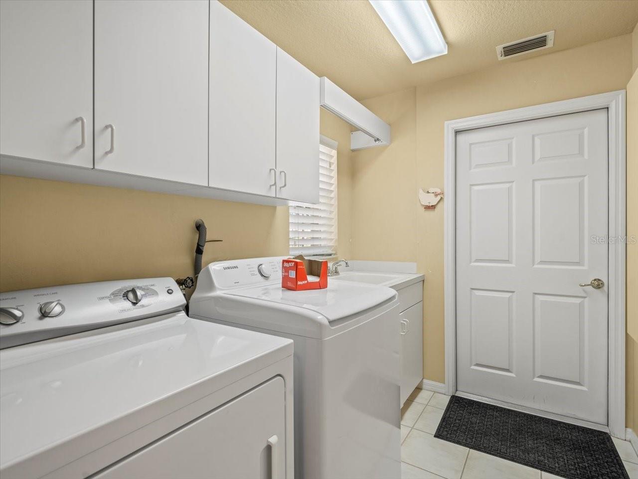 Listing photo id 20 for 9216 Tarleton Circle