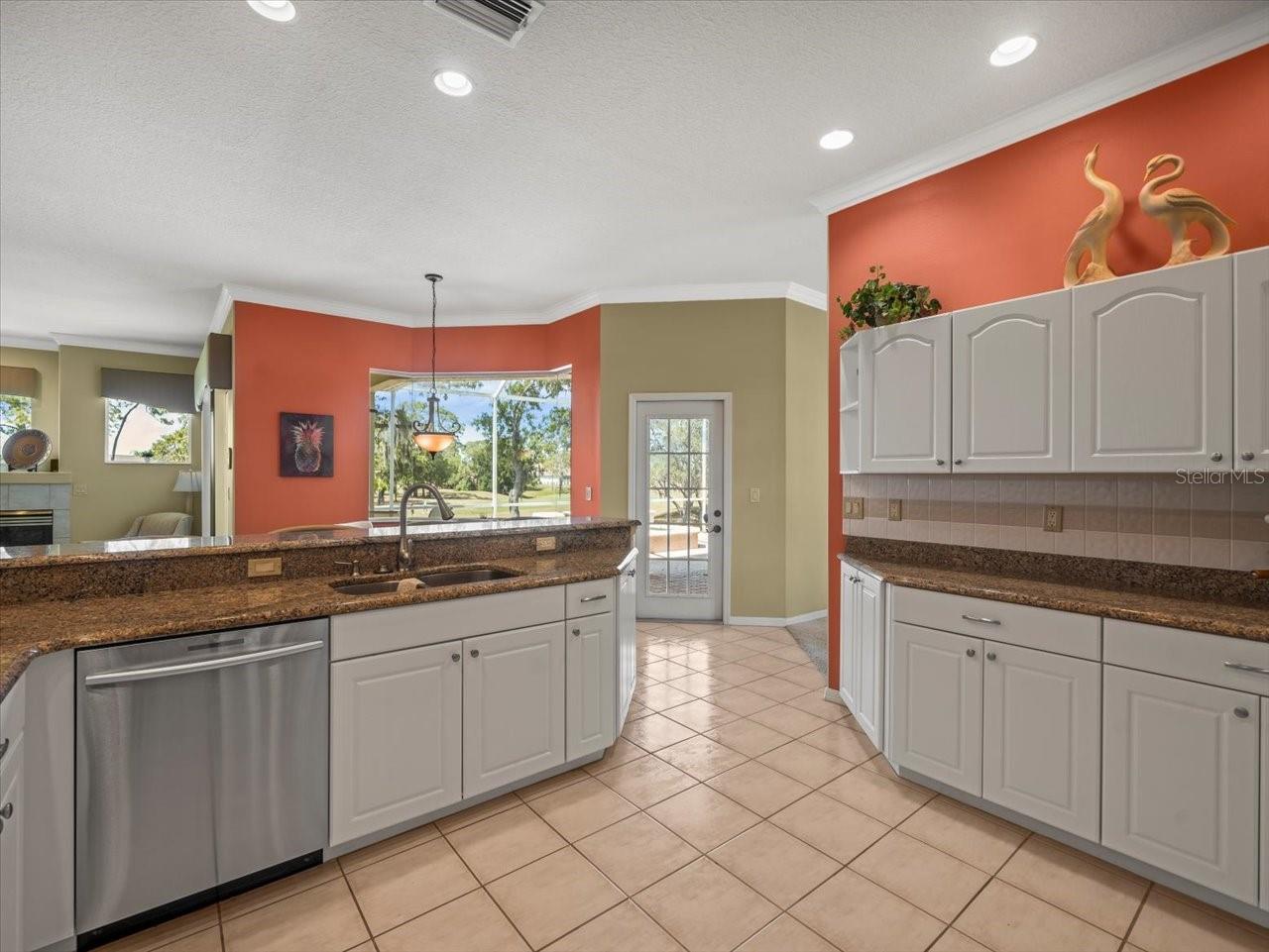 Listing photo id 32 for 9216 Tarleton Circle