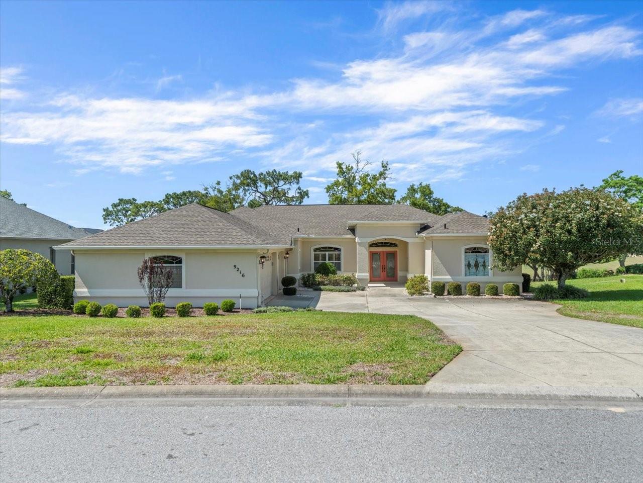 Listing photo id 2 for 9216 Tarleton Circle