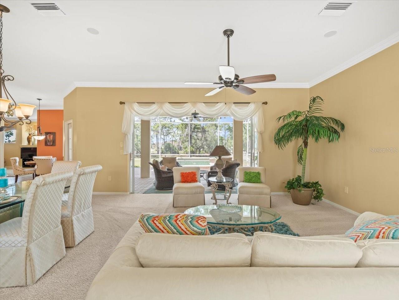 Listing photo id 6 for 9216 Tarleton Circle