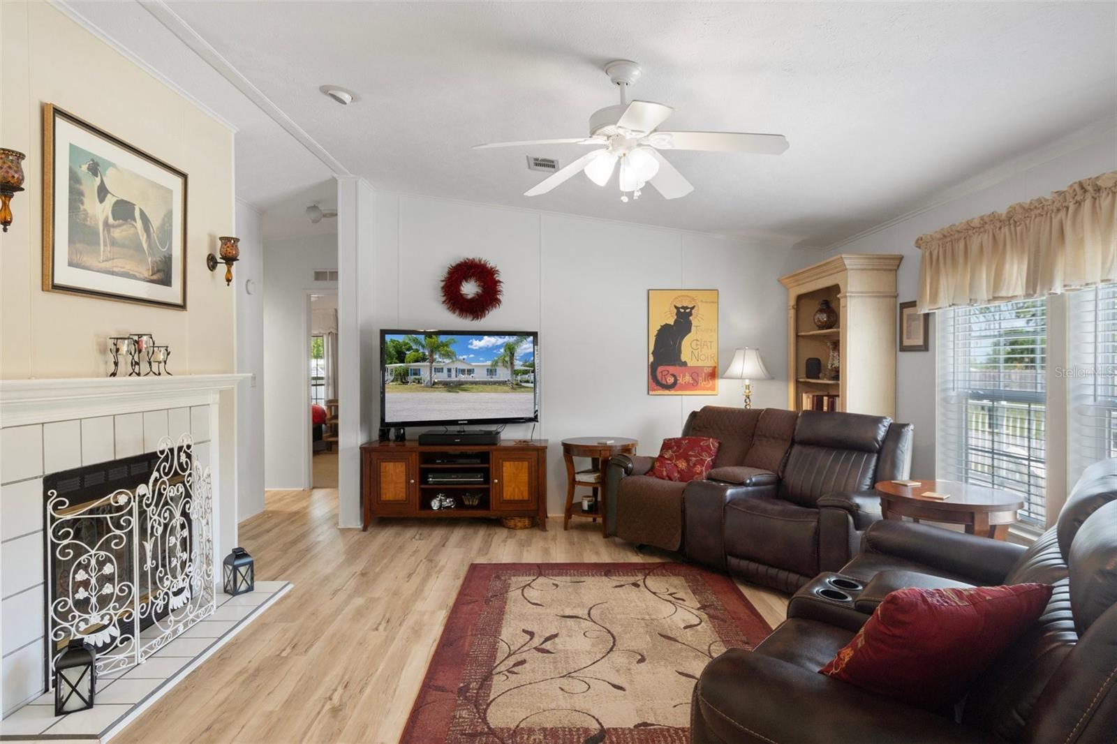 Image 19 of 61 For 20334 Woodside Street
