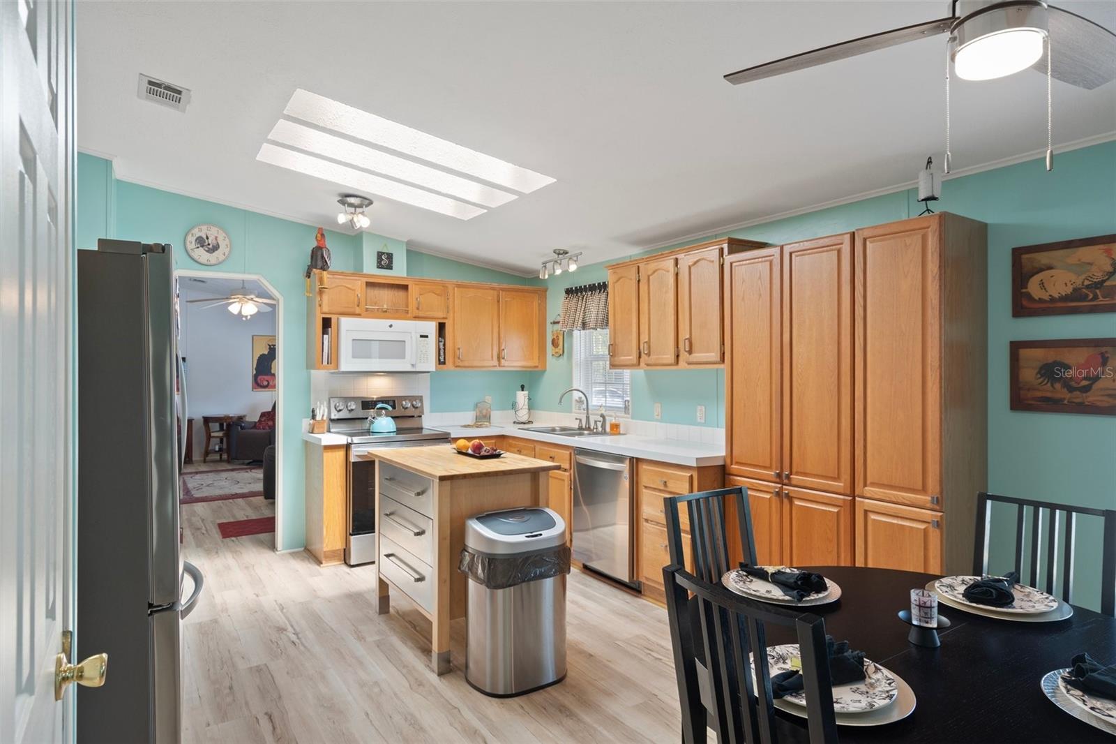 Image 23 of 61 For 20334 Woodside Street