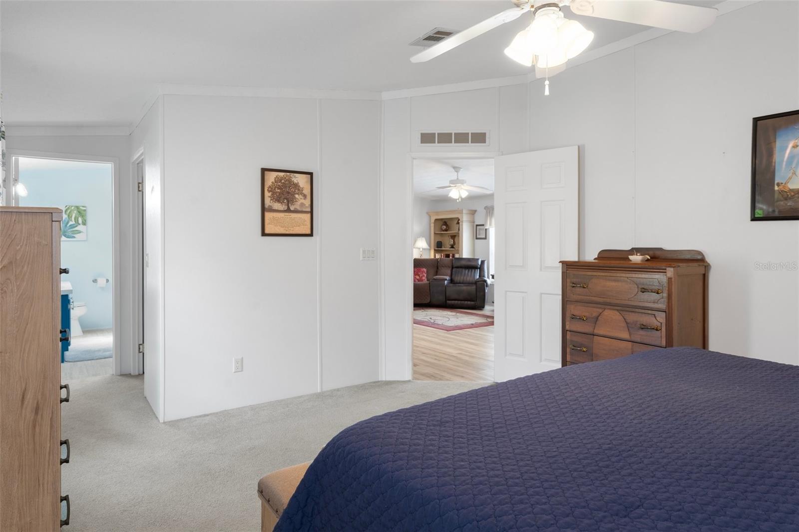 Image 39 of 61 For 20334 Woodside Street