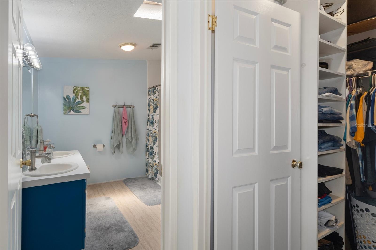 Image 40 of 61 For 20334 Woodside Street