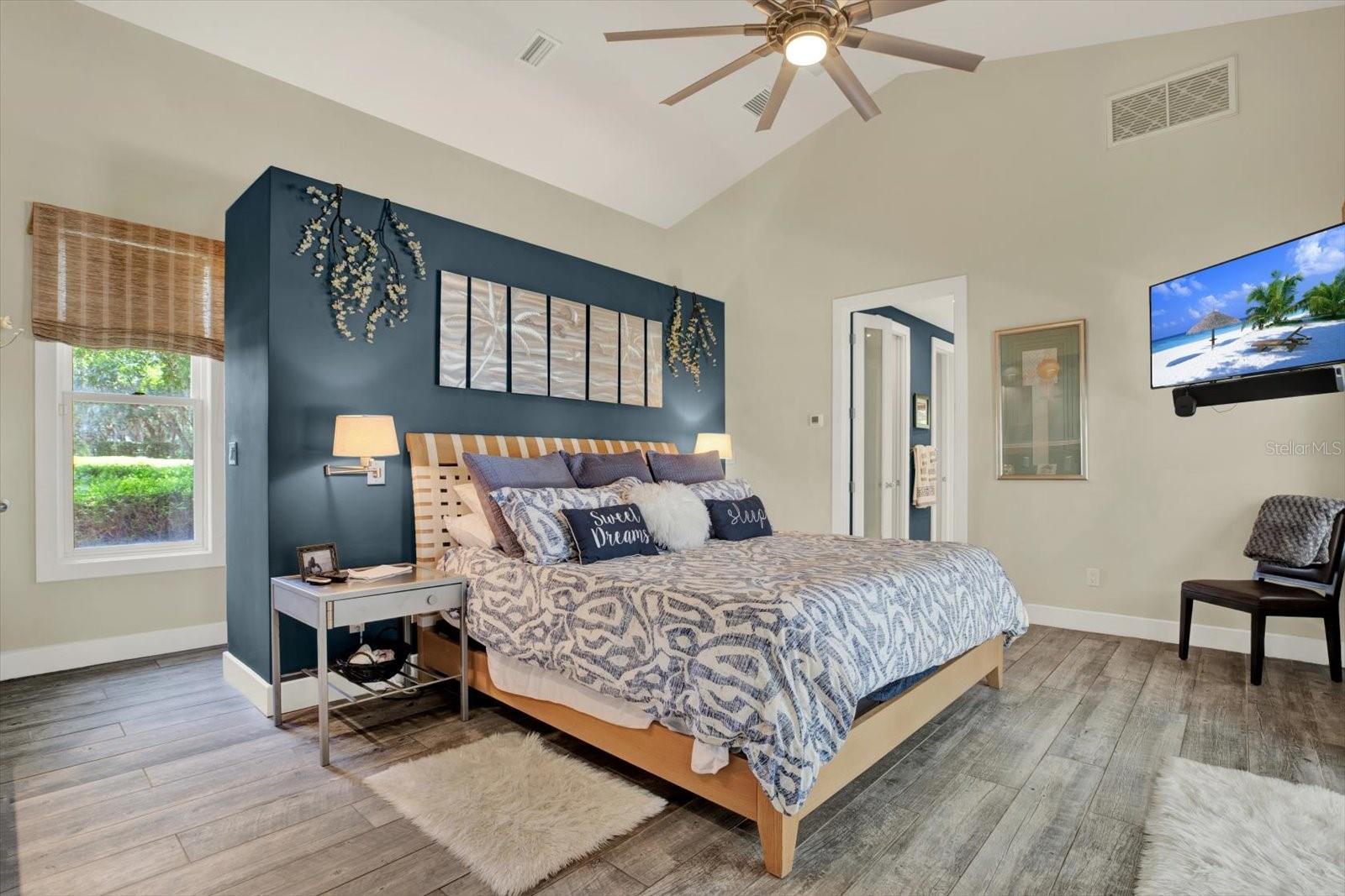 Listing photo id 10 for 4541 School Road