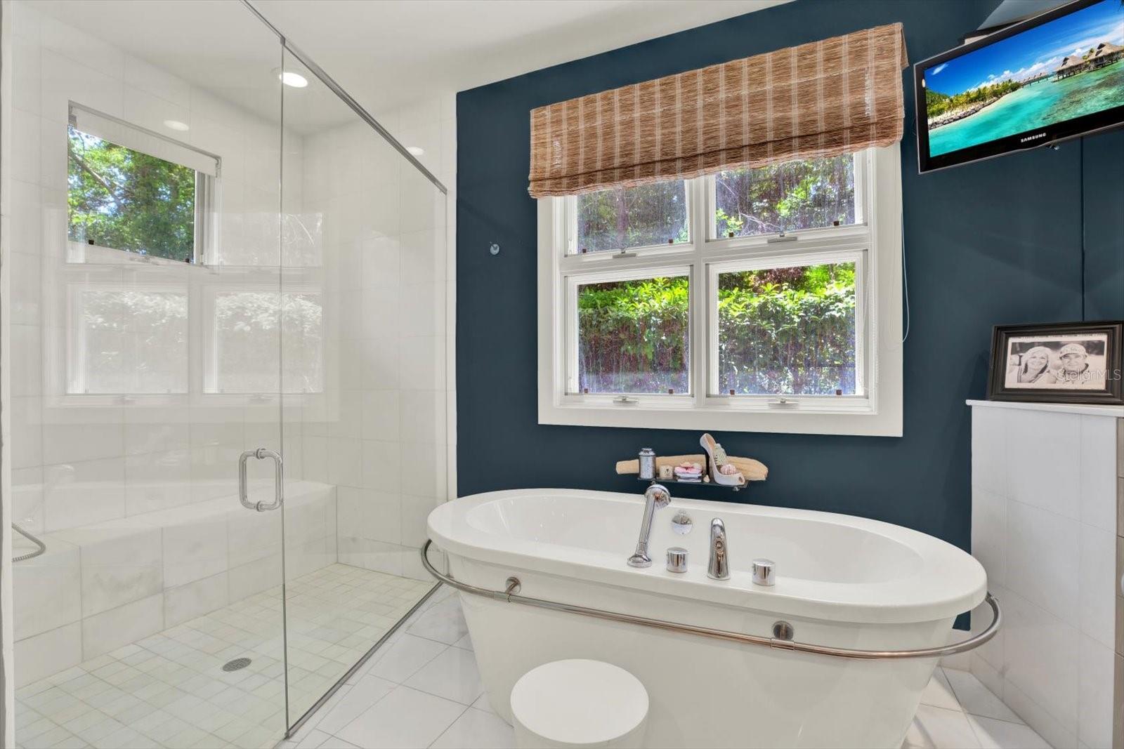 Listing photo id 14 for 4541 School Road