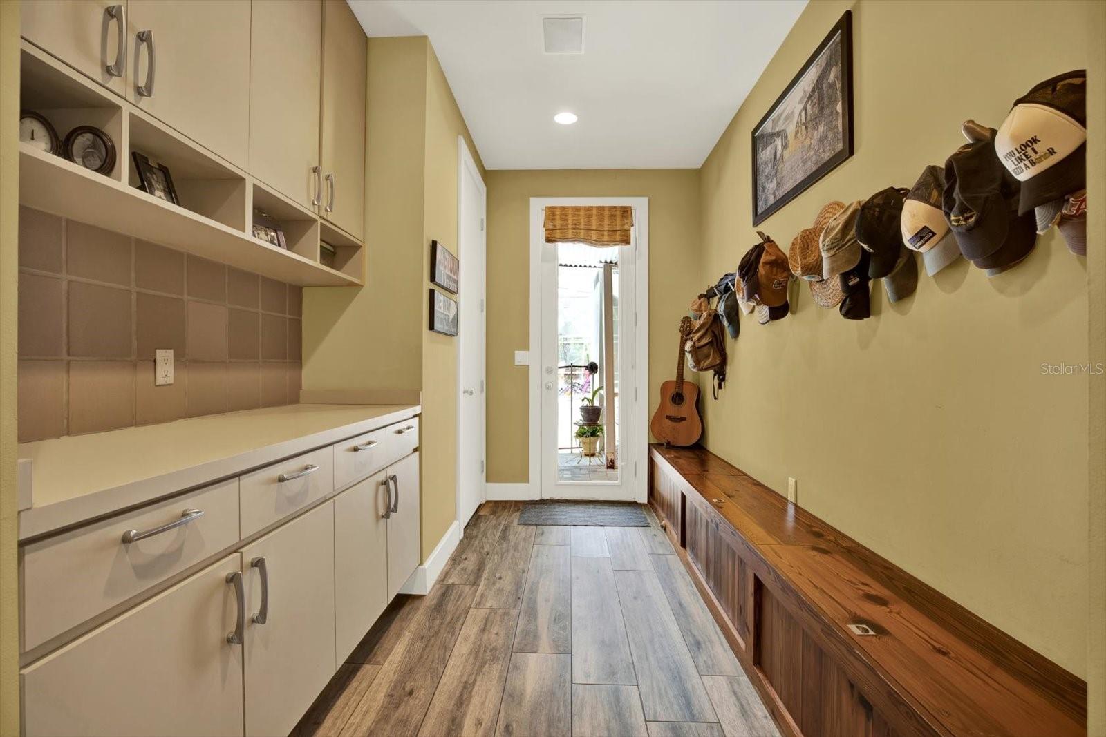 Listing photo id 19 for 4541 School Road