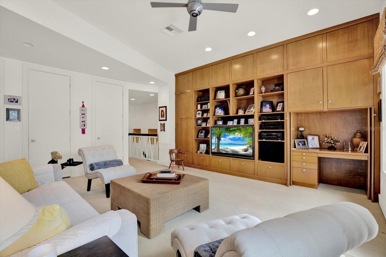 Listing photo id 26 for 4541 School Road