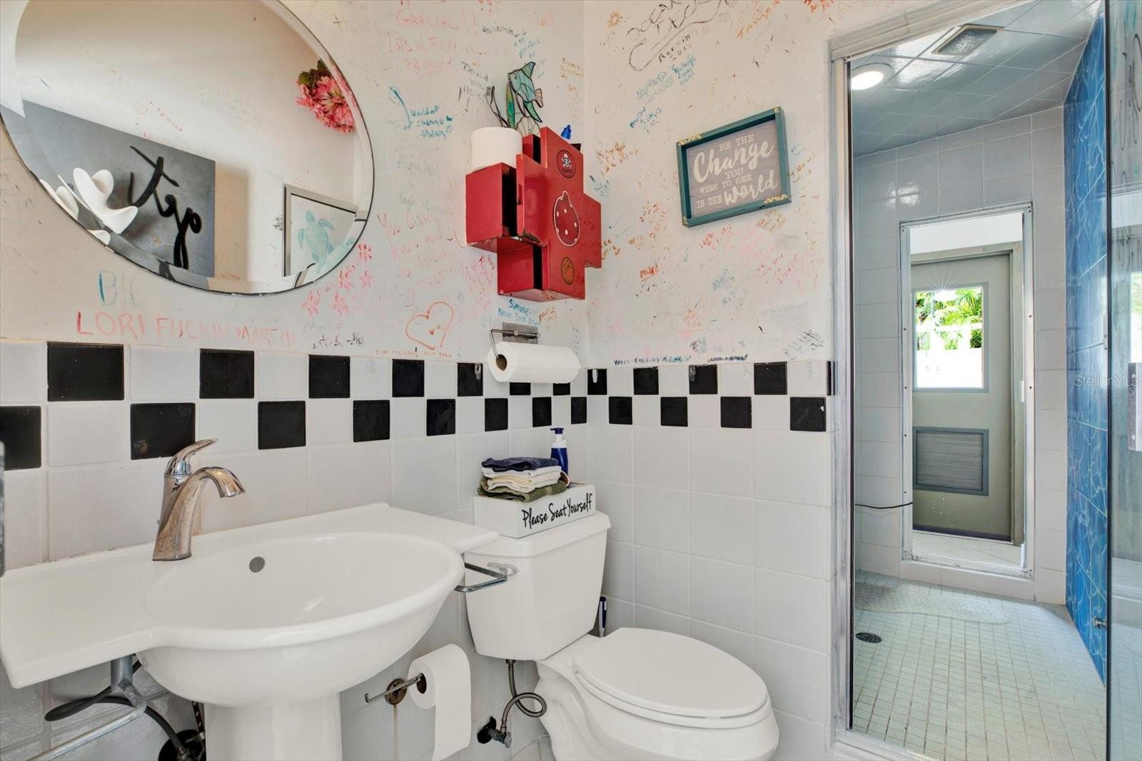 Listing photo id 44 for 4541 School Road
