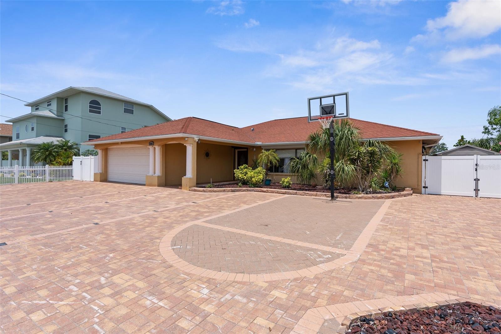 Image 13 of 37 For 3361 Gulfview Drive