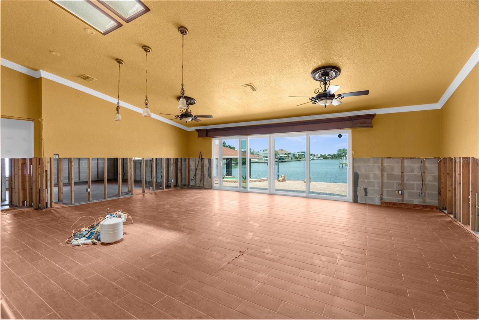 Image 18 of 37 For 3361 Gulfview Drive