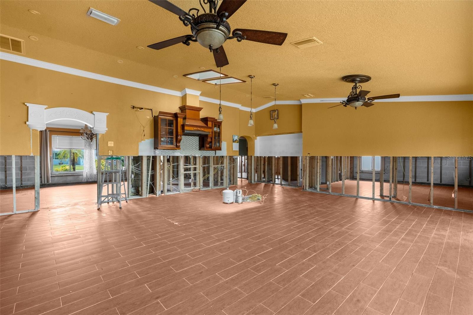 Image 19 of 37 For 3361 Gulfview Drive