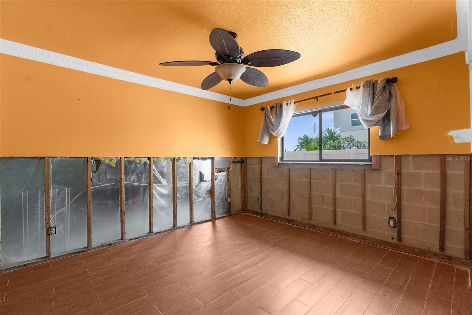 Image 22 of 37 For 3361 Gulfview Drive
