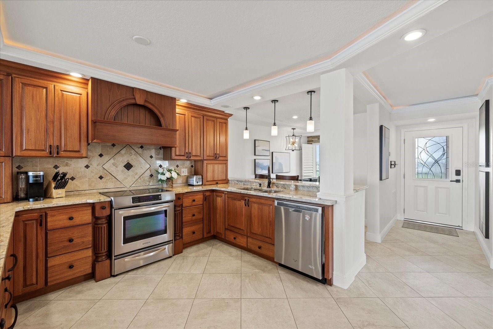 Image 10 of 55 For 4550 Bay Boulevard 1231