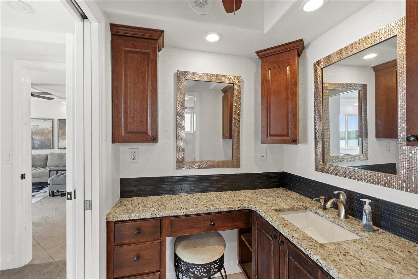 Image 36 of 55 For 4550 Bay Boulevard 1231